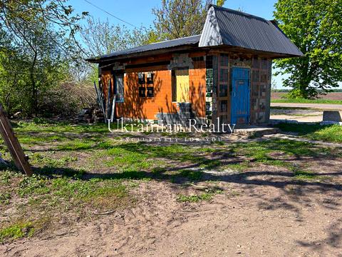 комерційна за адресою Молодіжна, 1
