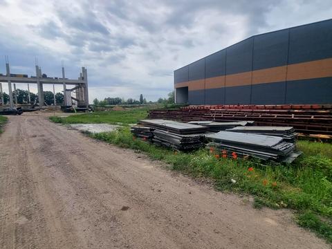 комерційна за адресою Красилівська вул., 11