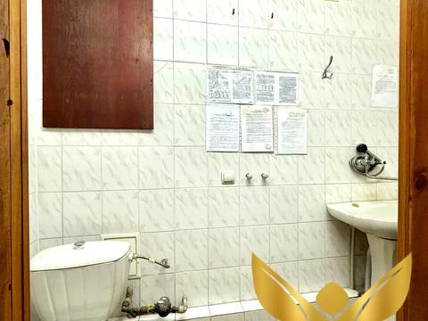 комерційна за адресою Євгена Тельнова вул., 1а