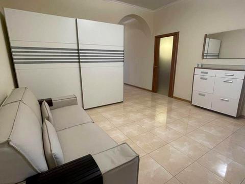 квартира за адресою Кропивницького вул., 10