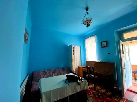 будинок за адресою Захисників України вул. (Льотчиків-Визволителів), 2