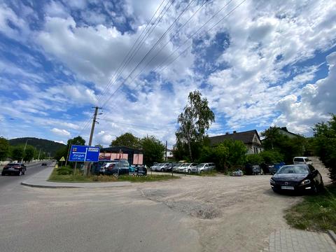 будинок за адресою Захисників України вул. (Льотчиків-Визволителів), 2