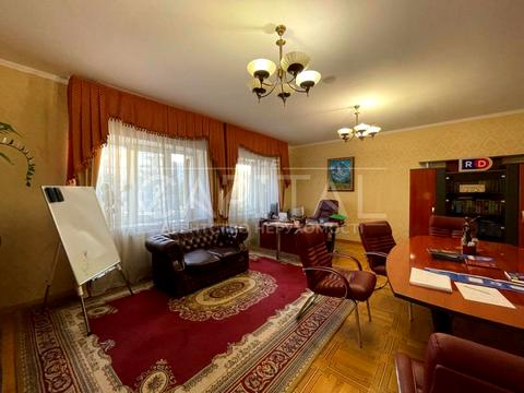 комерційна за адресою Загорівська вул. (Багговутівська), 17-21