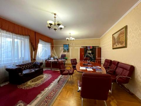 комерційна за адресою Загорівська вул. (Багговутівська), 17-21
