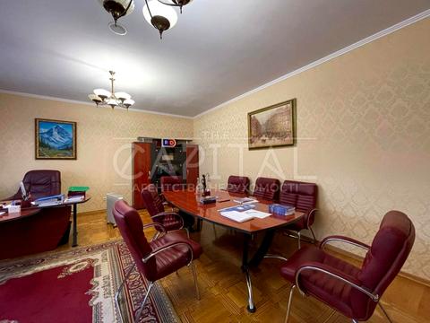 комерційна за адресою Загорівська вул. (Багговутівська), 17-21