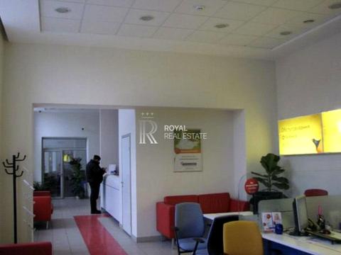 комерційна за адресою Любомира Гузара просп. (Космонавта Комарова), 38-А