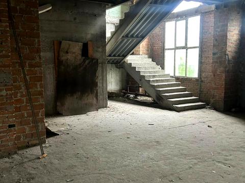 комерційна за адресою Віскозна вул., 10