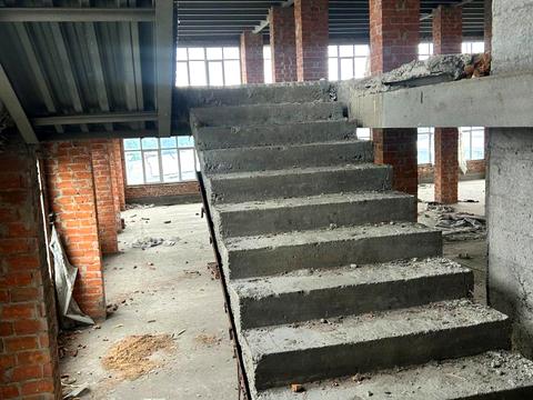 комерційна за адресою Віскозна вул., 10