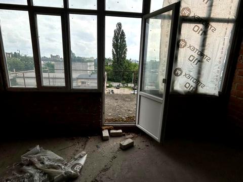 комерційна за адресою Віскозна вул., 10
