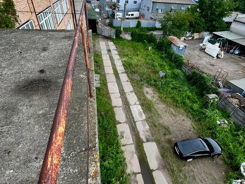 комерційна за адресою Віскозна вул., 10