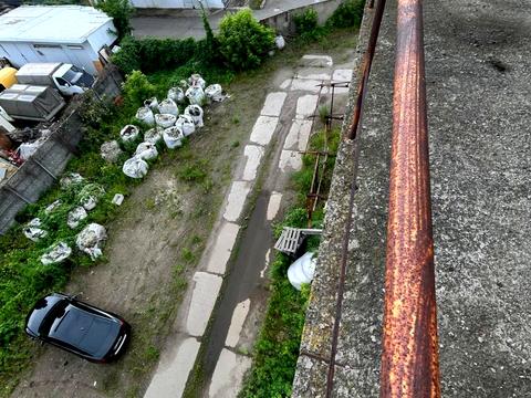 комерційна за адресою Віскозна вул., 10