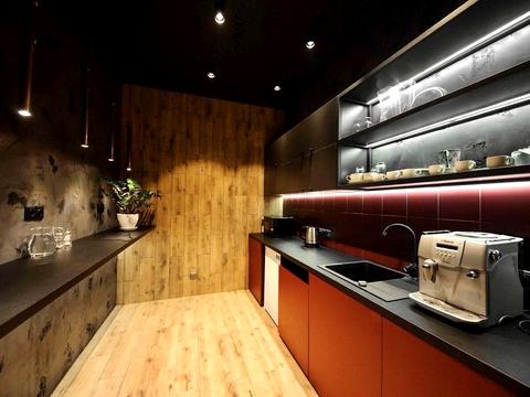 коммерческая по адресу Кловский спуск, 7a