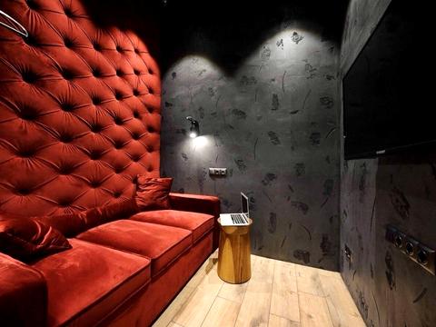 коммерческая по адресу Кловский спуск, 7a