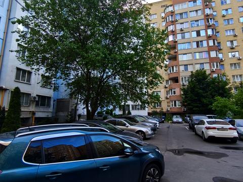 квартира за адресою Зоопаркова вул., 10
