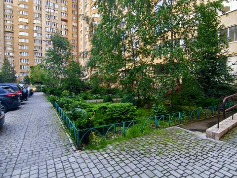 квартира за адресою Зоопаркова вул., 10