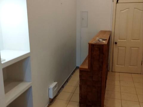 комерційна за адресою Інститутська вул., 24/7