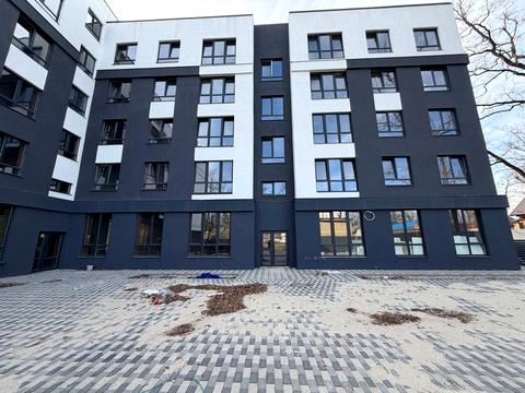 комерційна за адресою Северинівська вул. (Жовтнева), 131а