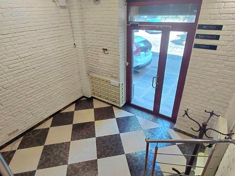 комерційна за адресою Дмитра Вітовського вул. (), 31