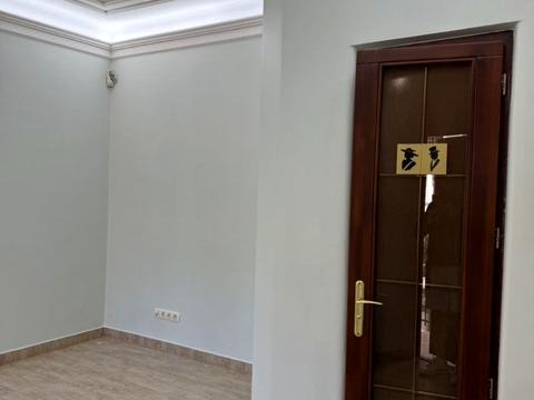 комерційна за адресою Дмитра Вітовського вул. (), 31
