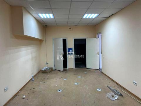 комерційна за адресою Павла Тичини просп., 15