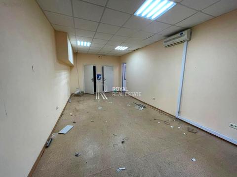 комерційна за адресою Павла Тичини просп., 15