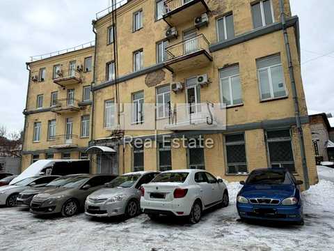 комерційна за адресою Жилянська вул., 5