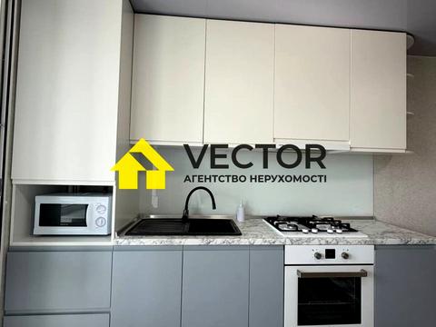 квартира за адресою Героїв України вул., 8-А