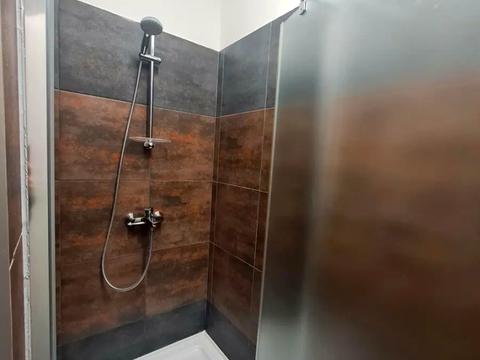 комерційна за адресою Вадима Гетьмана вул., 6