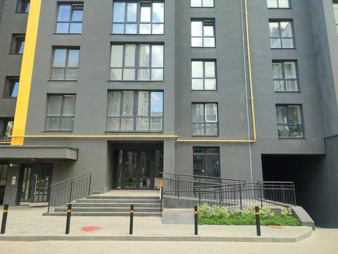 комерційна за адресою Залізнична вул., 9А