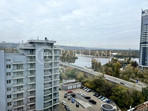 квартира за адресою Раїси Окіпної вул., 10-Б
