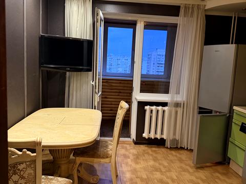 квартира за адресою Лариси Руденко вул., 10-В