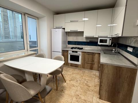 квартира за адресою с. Святопетрівське, Лесі Українки бульв., 6