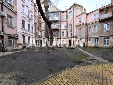 квартира за адресою Базарна вул., 120