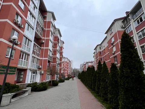 коммерческая по адресу Кобзаря, 4