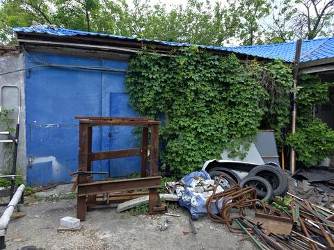 коммерческая по адресу Лоцманський спуск, 12