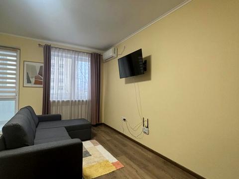 квартира за адресою Сім'ї Кульженків вул. (Петра Дегтяренка), 37