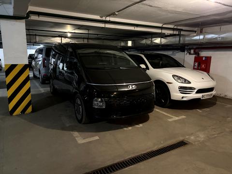 паркомісце за адресою Вадима Гетьмана вул., 1