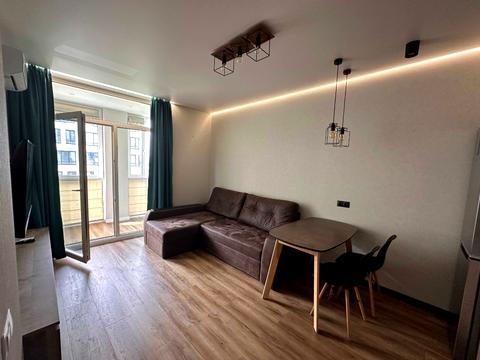 квартира за адресою Салютна вул., 2к21