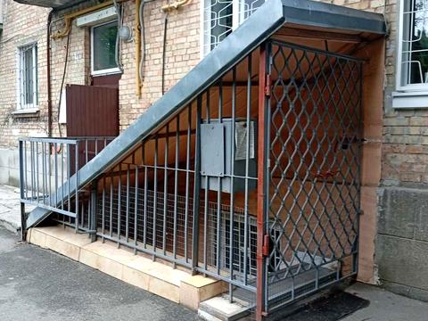 комерційна за адресою Смілянська вул., 7