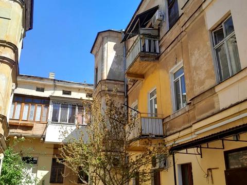 квартира за адресою Базарна вул., 52