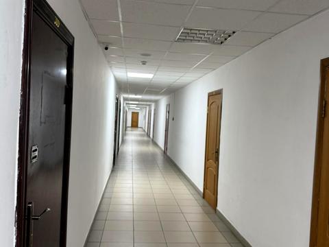 комерційна за адресою Академіка Андрія Сахарова вул., 38