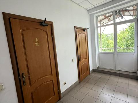комерційна за адресою Академіка Андрія Сахарова вул., 38