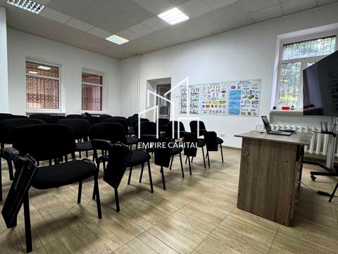 коммерческая по адресу Перфецького Леоніда, 3
