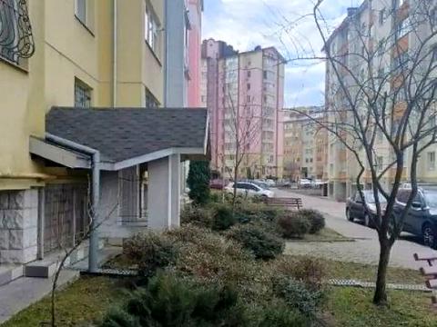 квартира за адресою Тролейбусна вул., 32