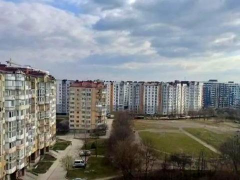 квартира за адресою Тролейбусна вул., 32