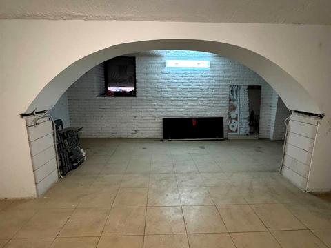 комерційна за адресою Головна вул., 96
