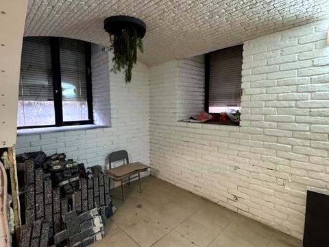 комерційна за адресою Головна вул., 96