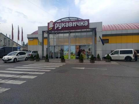 комерційна за адресою Рахівська вул., 8