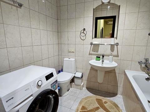 квартира за адресою майдан Іподрому пл., 1