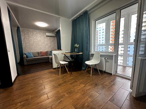 квартира за адресою Софії Русової вул., 7